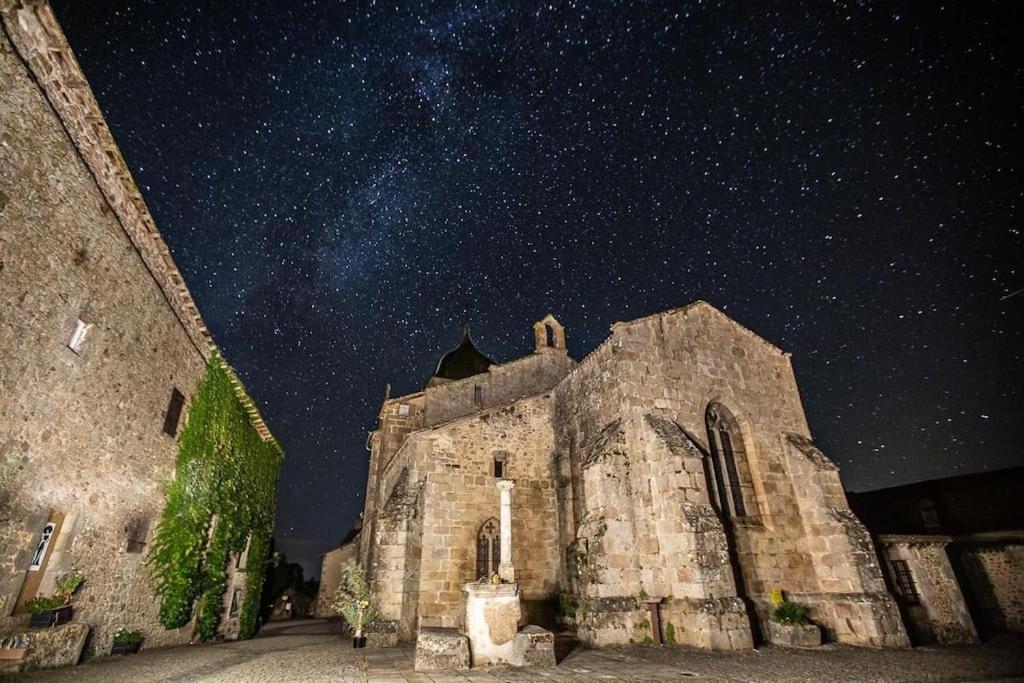 Du Haut Des Remparts Brigueuil Exteriér fotografie