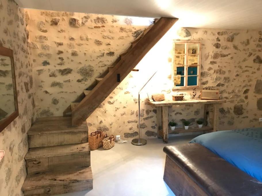 Du Haut Des Remparts Brigueuil Exteriér fotografie